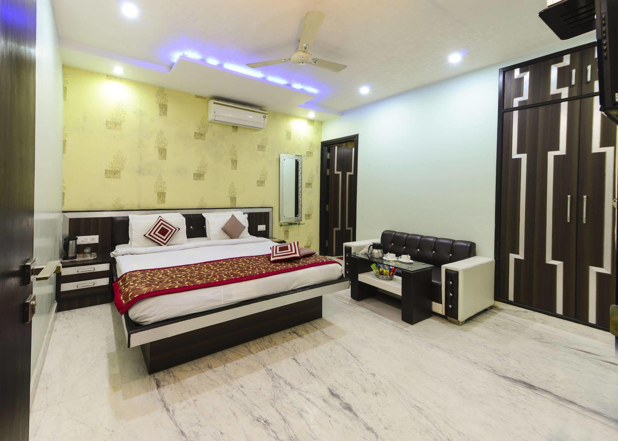 Star Hotel Agra  Extérieur photo