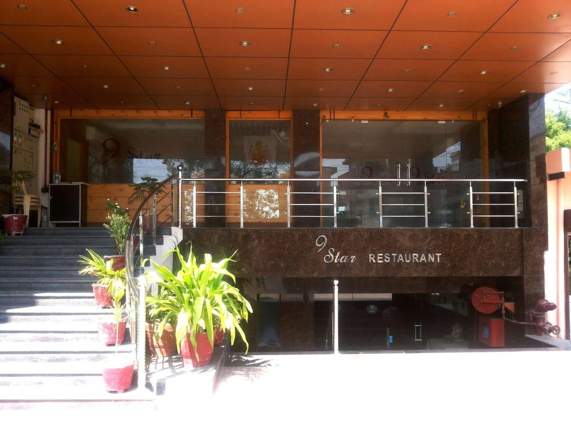 Star Hotel Agra  Extérieur photo