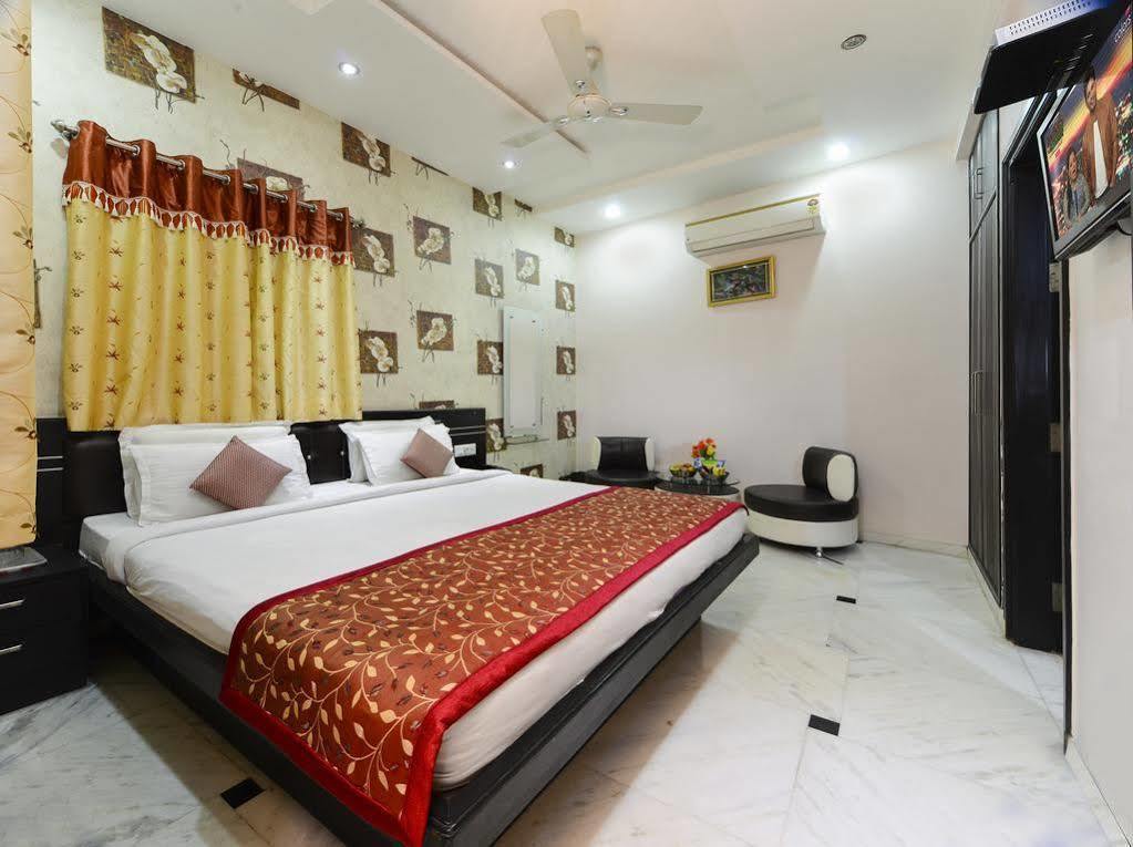 Star Hotel Agra  Extérieur photo
